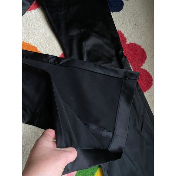 Arden B satinny black flat front flare bottom slacks that unzip halfway sz 4 - Picture 5 of 6